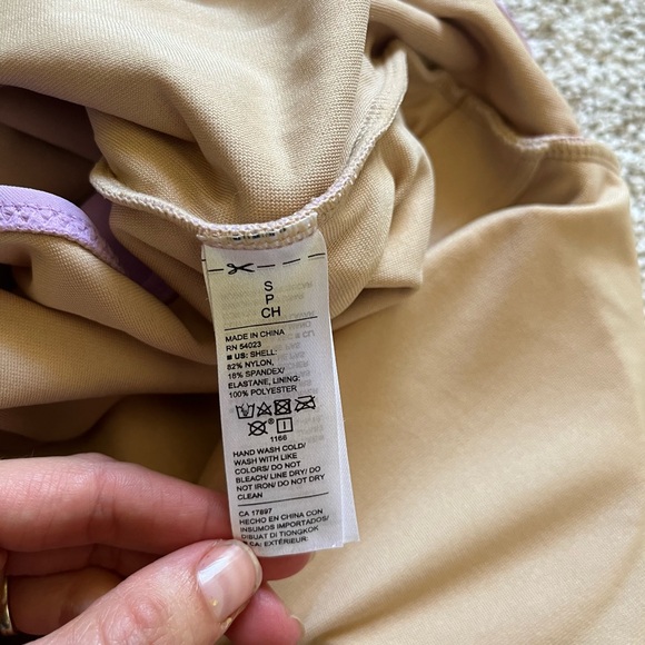 Old Navy Women’s One Piece Purple Striped Swimsuit Size Small Padded - Picture 7 of 8